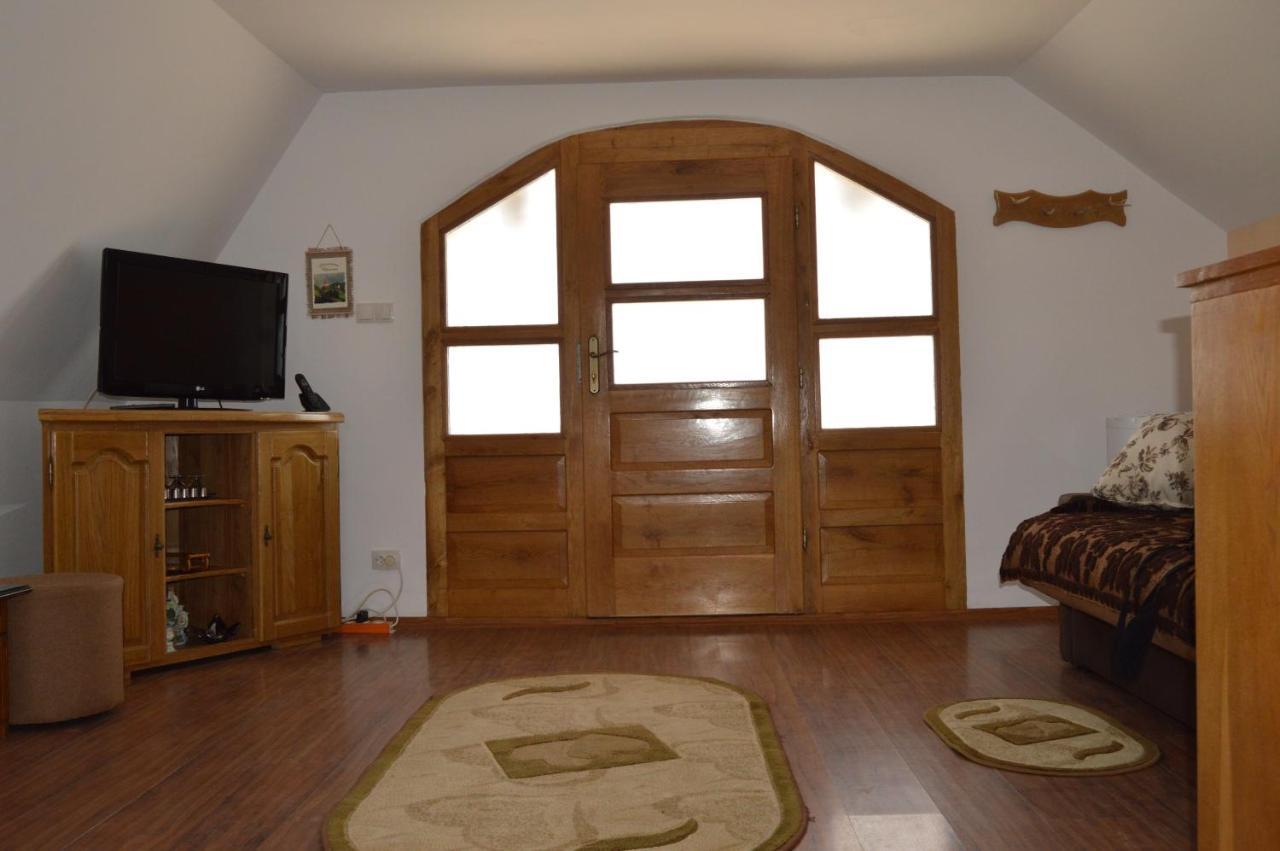 Casa Vlasea Albesti Sighisoara Bed and Breakfast Esterno foto